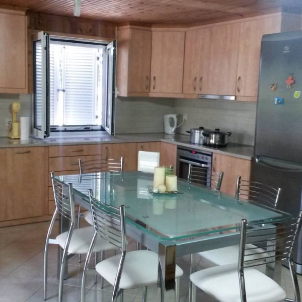 ΚΟΥΖΙΝΑ ΜΟΝΤΕΡΝΑ